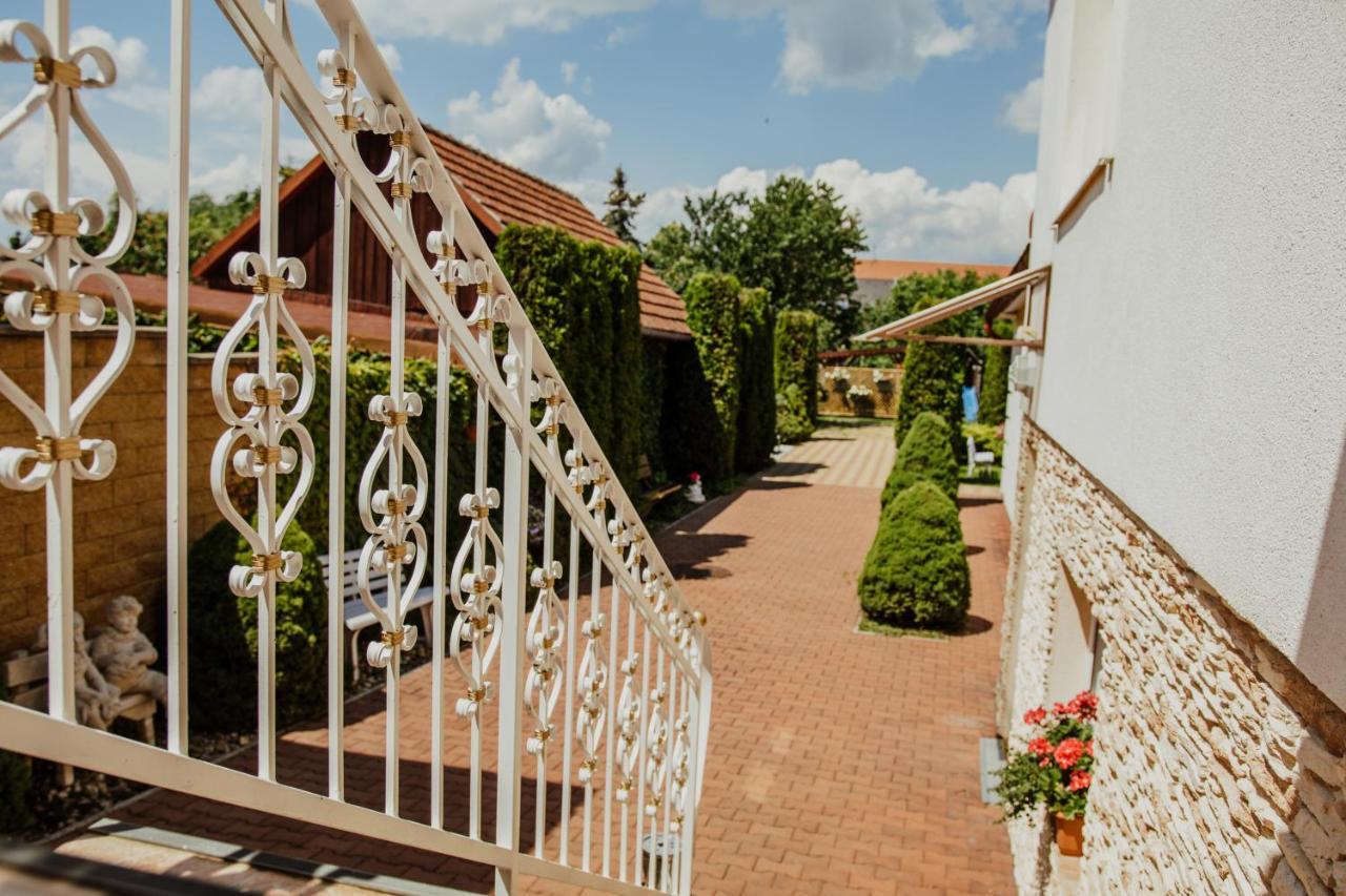 Vila Adria Hrabusice Bagian luar foto