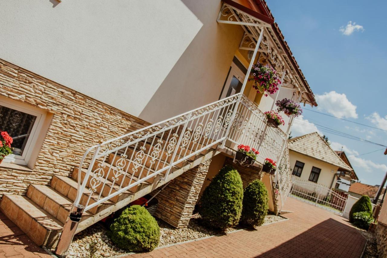 Vila Adria Hrabusice Bagian luar foto